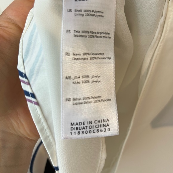 Designer blouse with geometric pattern - Picture 6 of 7